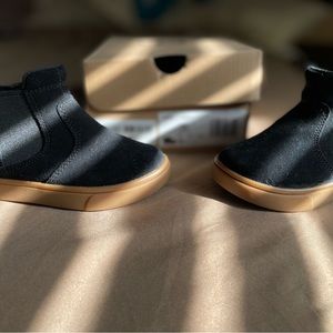One wear Toddler Ugg boots size 7 .